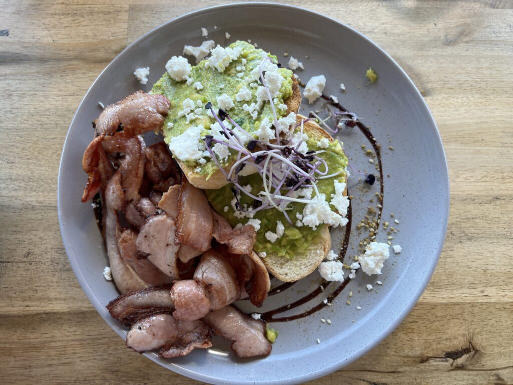 Ruff Ruff Reviews - Blend Cafe, Tannum Sands - Dog-friendly cafe - Avocado on Toast