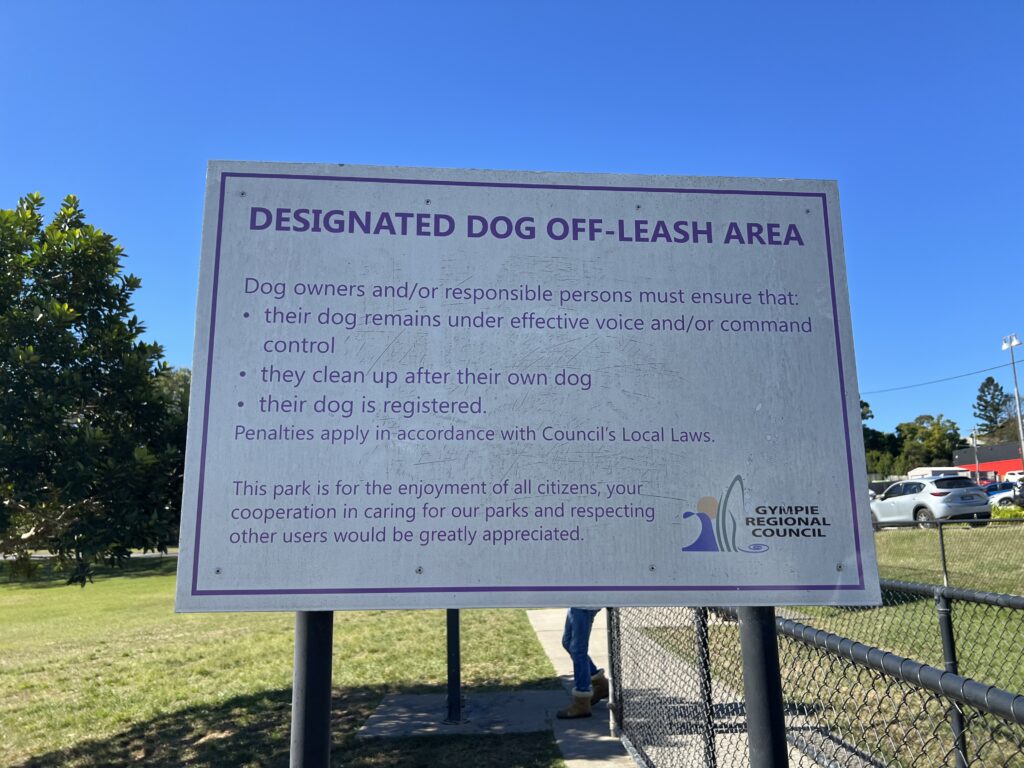 Ruff Ruff Reviews - Archery Dog Park, Gympie - Park sign