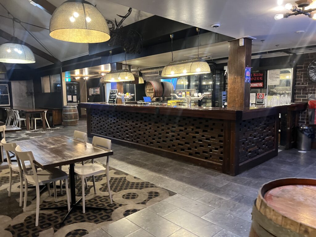 Ruff Ruff Reviews - St Kilda Hotel, Armidale, New South Wales - Bar views