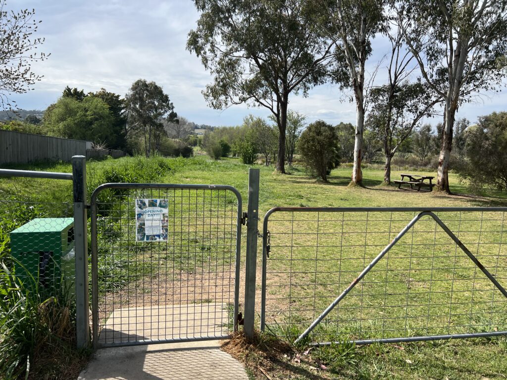 Ruff Ruff Reviews - Eastern Creekland Dog Park, Armidale, New South Wales - park gate